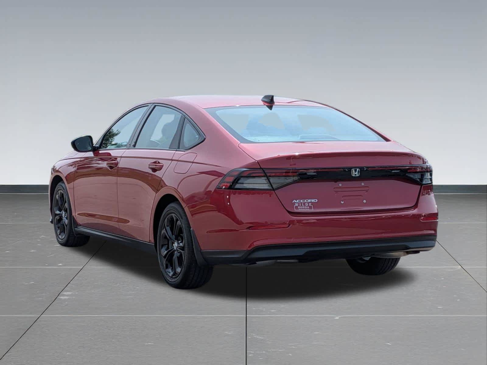 Used 2025 Honda Accord SE image 3