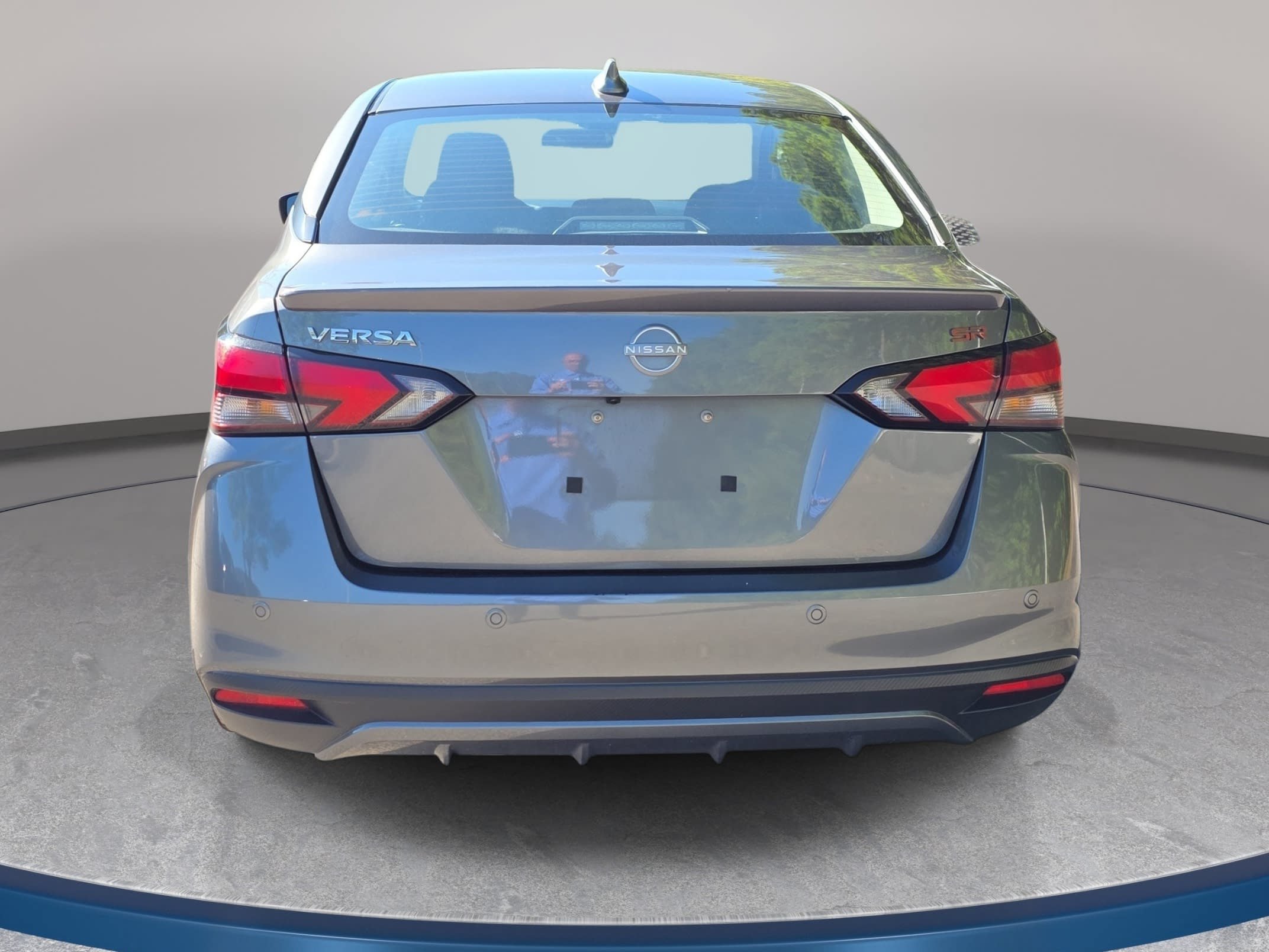 Used 2024 Nissan Versa SR FWD image 2