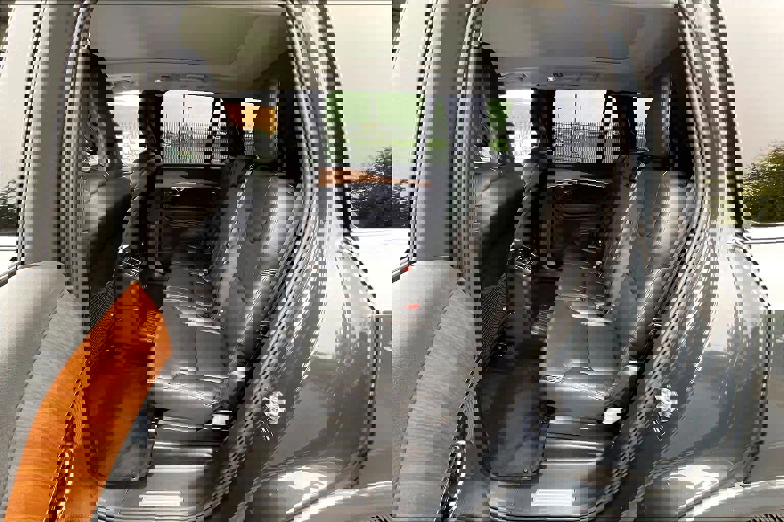 Used 2022 Volvo XC90 T8 Inscription Expression w/ Advanced Package image 29