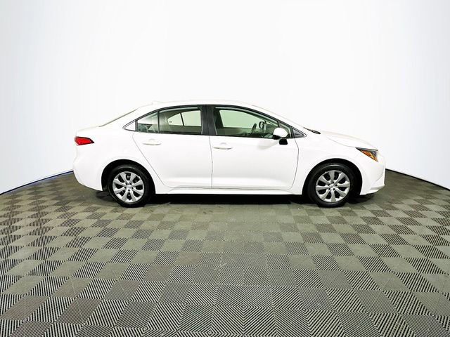Certified 2025 Toyota Corolla LE image 9