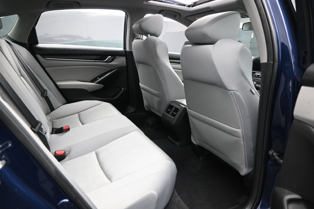 Used 2018 Honda Accord EX image 28