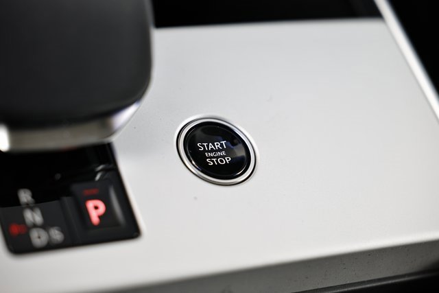 New 2025 Land Rover Range Rover Long Wheelbase SE image 48