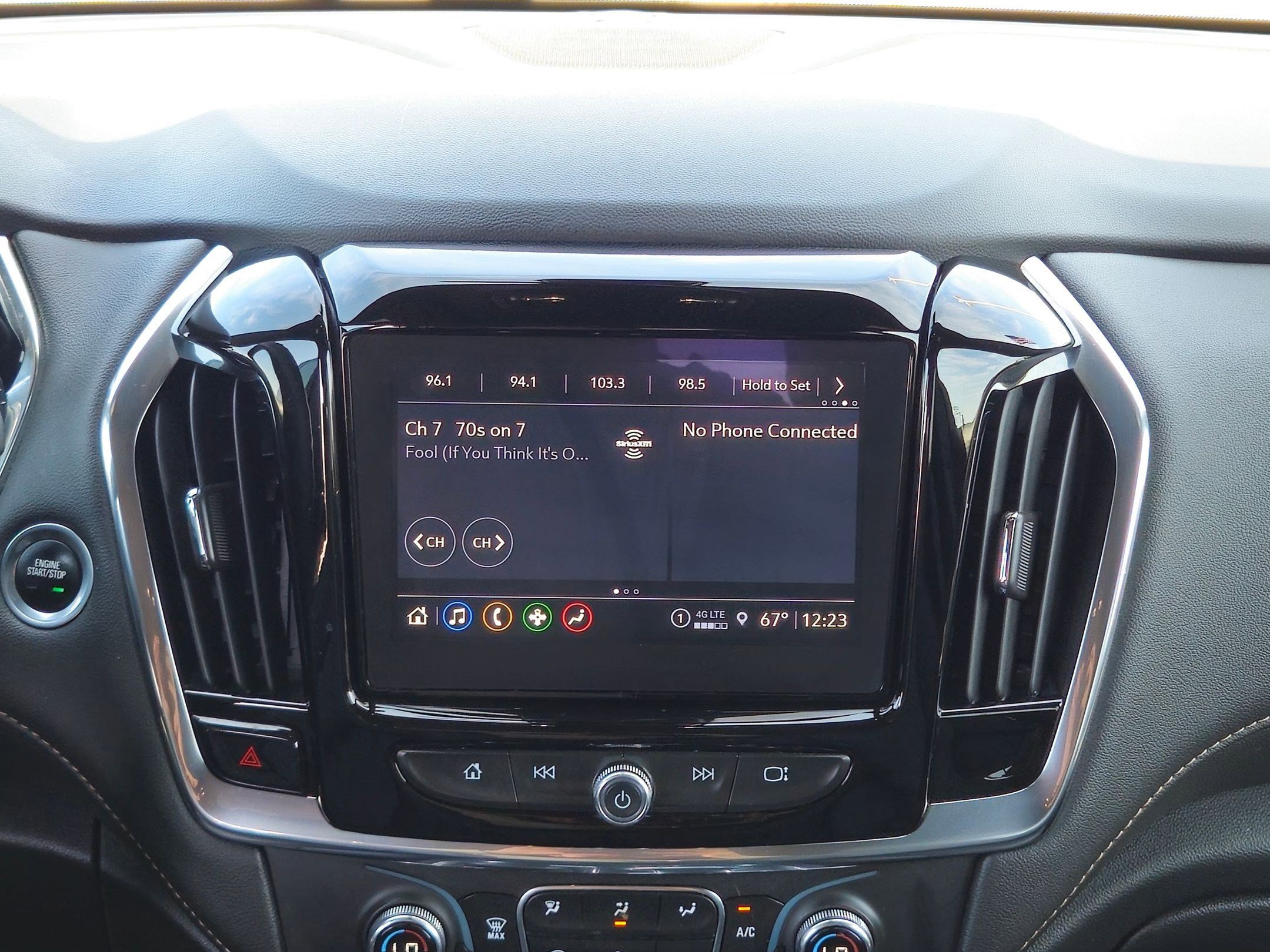 Used 2023 Chevrolet Traverse LT image 15