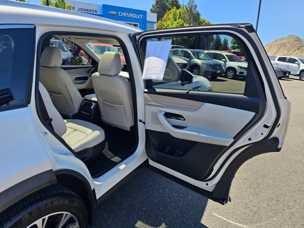 Certified 2024 MAZDA CX-90 Plug-In Hybrid w/ Premium Plus AWD/4WD image 28