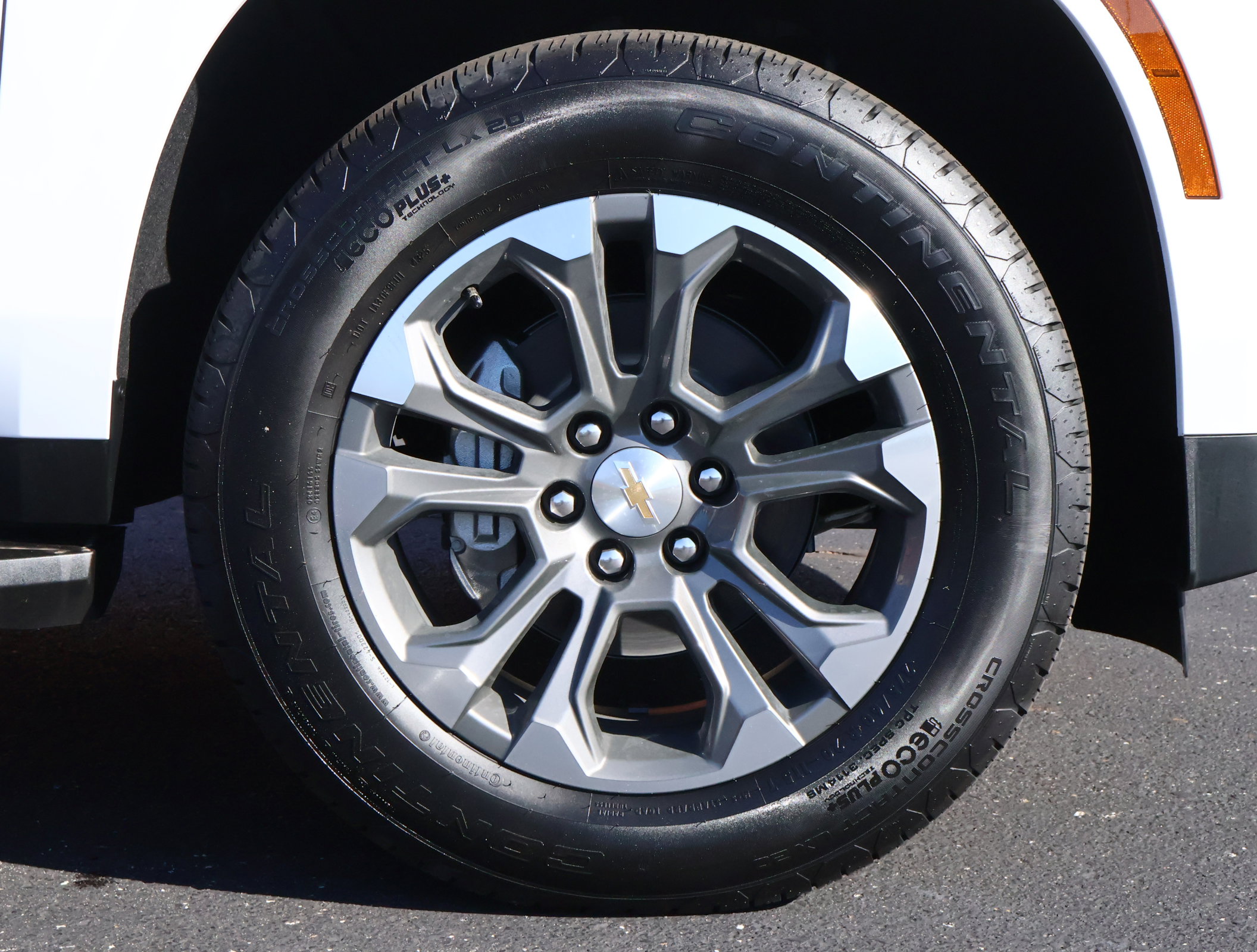 New 2026 Chevrolet Suburban LS image 21