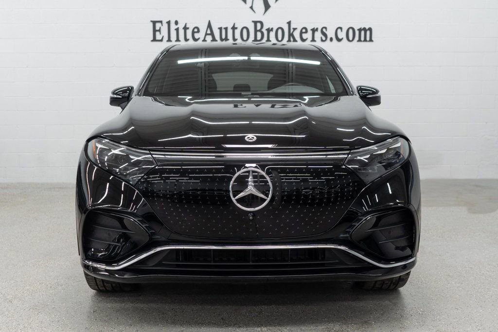 Used 2023 Mercedes-Benz EQS 580 4MATIC SUV w/ Exclusive Trim Package image 3