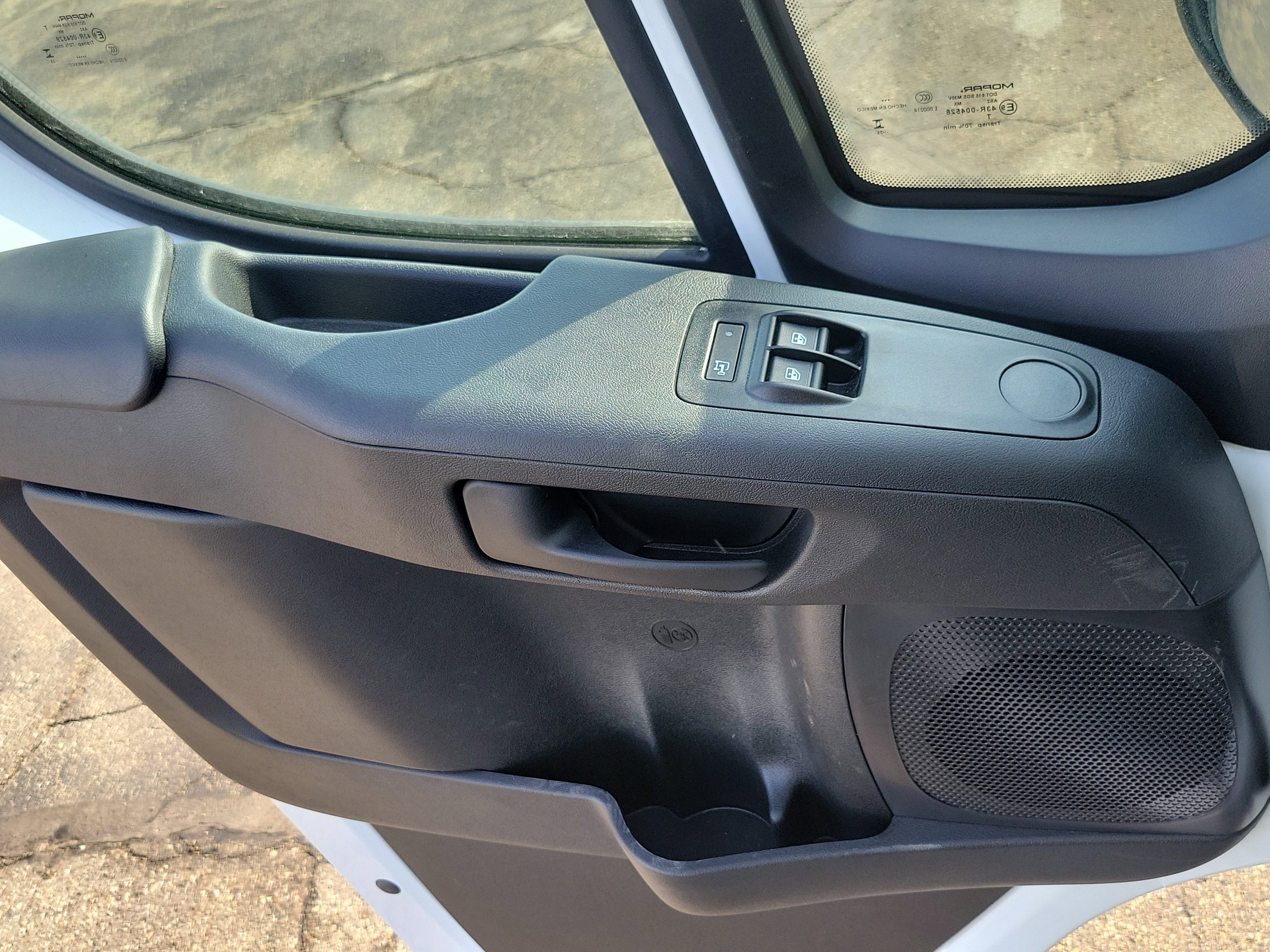 Used 2025 RAM ProMaster 2500 w/ Storage Group image 7