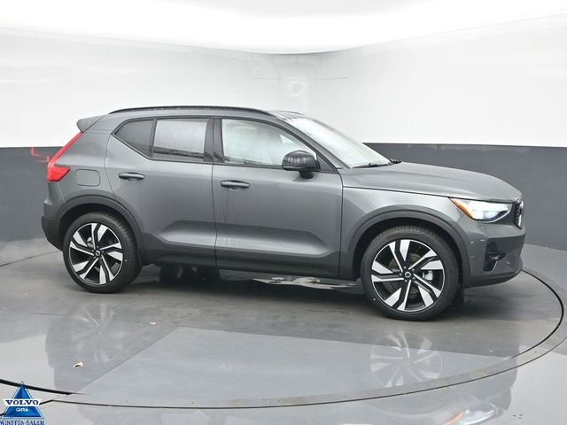 New 2026 Volvo XC40 B5 Ultra w/ Climate Package