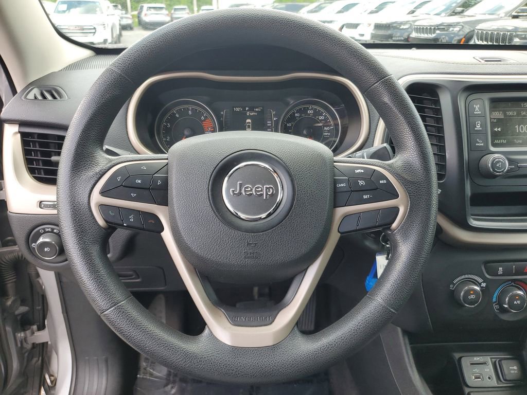 Used 2018 Jeep Cherokee Latitude image 16