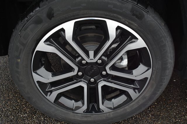 Used 2022 Jeep Compass Limited image 40