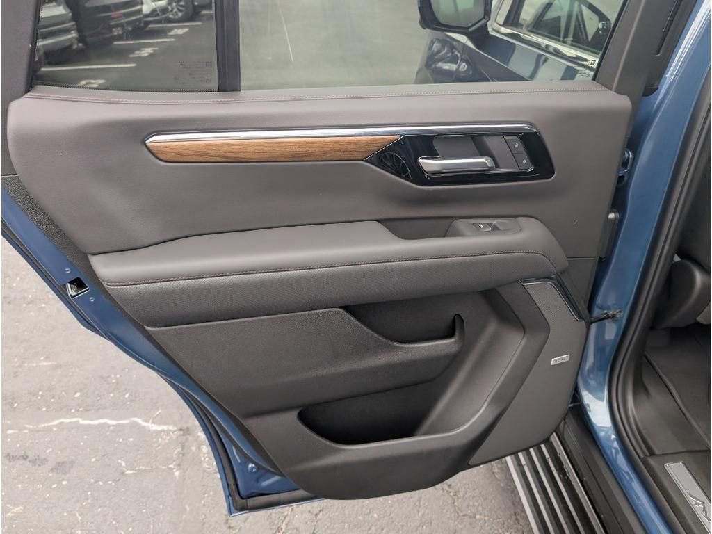 New 2026 Chevrolet Tahoe High Country image 10