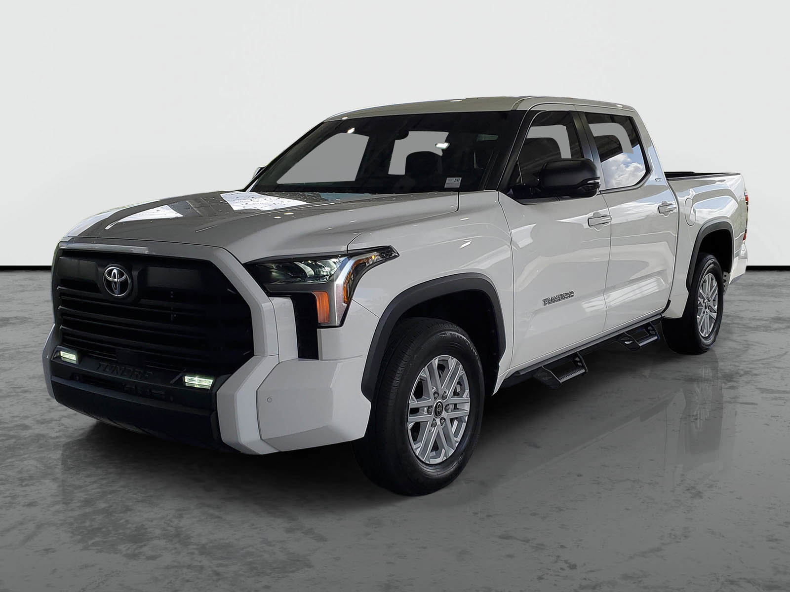 Used 2024 Toyota Tundra SR5 w/ SR5 Premium Package image 5