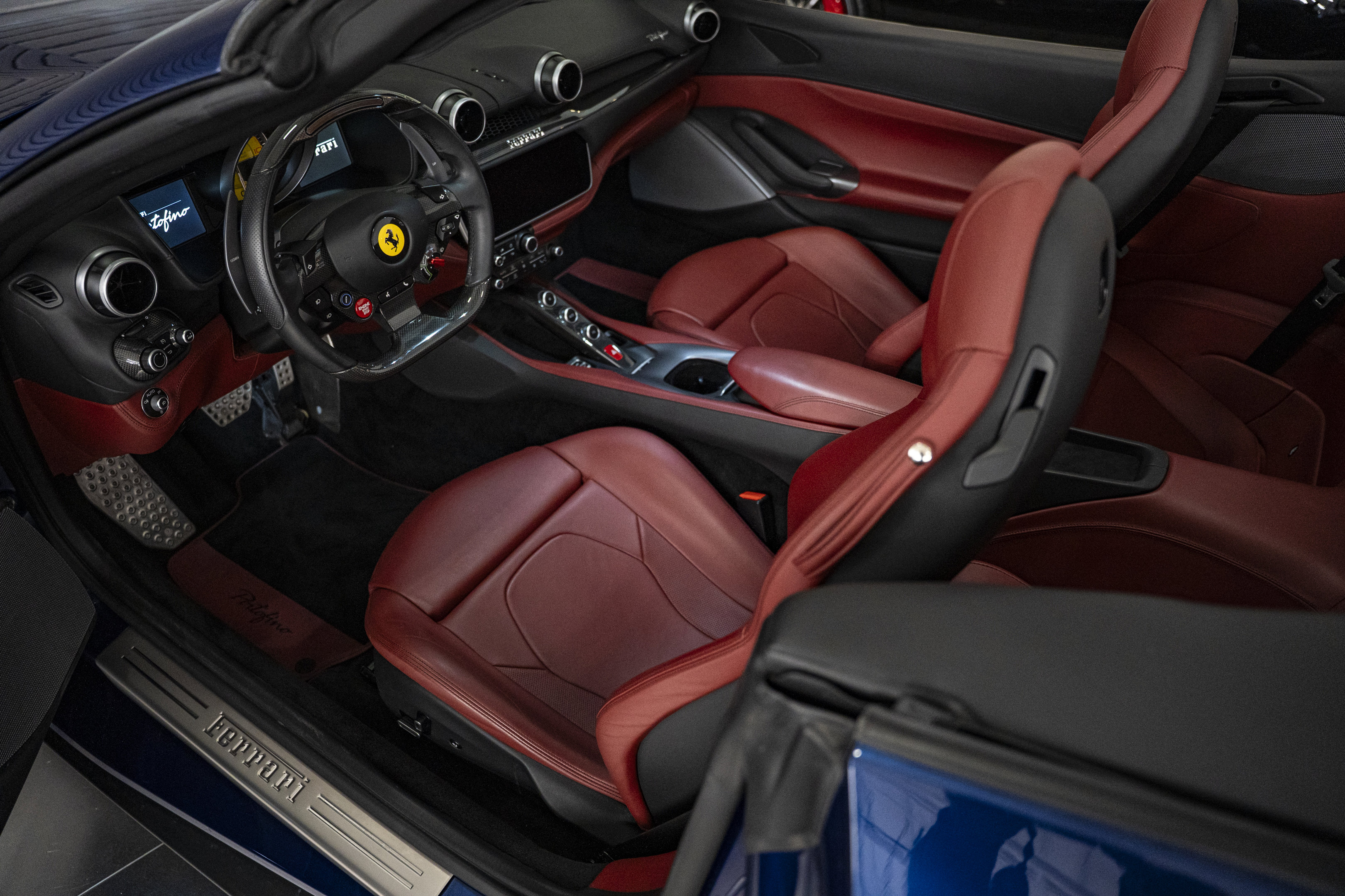 Used 2019 Ferrari Portofino RWD image 30