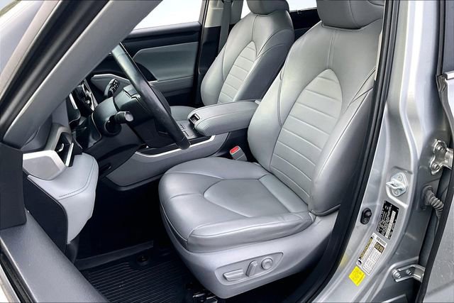 Used 2023 Toyota Highlander L image 23
