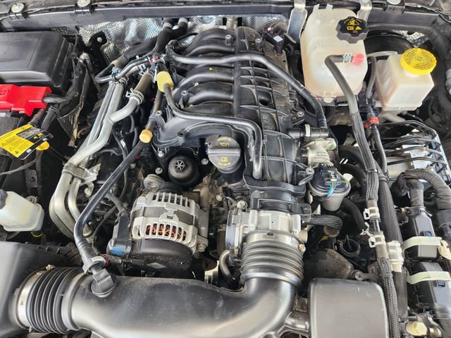 Certified 2025 Jeep Gladiator Mojave AWD/4WD image 40