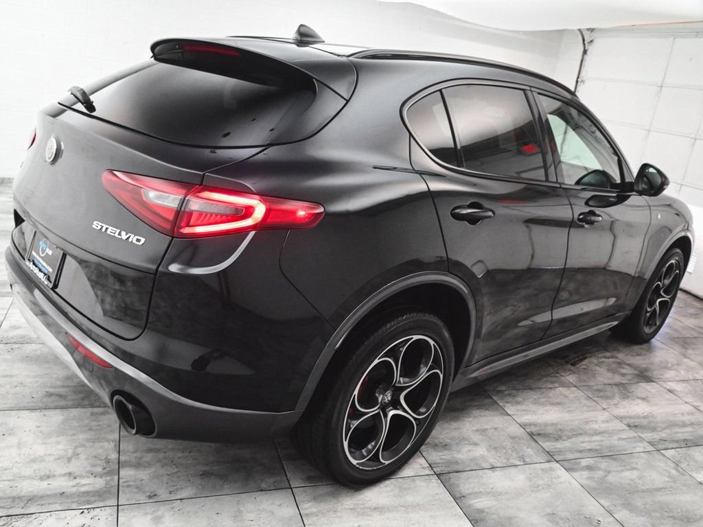 Used 2023 Alfa Romeo Stelvio Ti AWD/4WD image 6