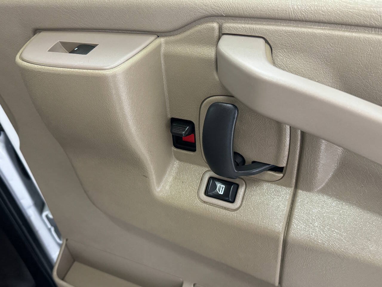 Used 2021 Chevrolet Express 2500 w/ Driver Convenience Package RWD image 43