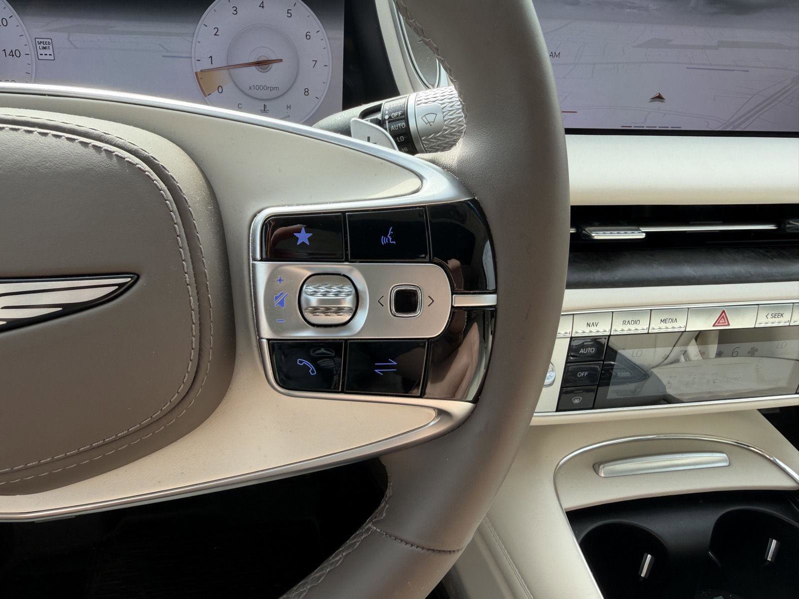 Used 2025 Genesis G90 3.5T AWD/4WD image 12