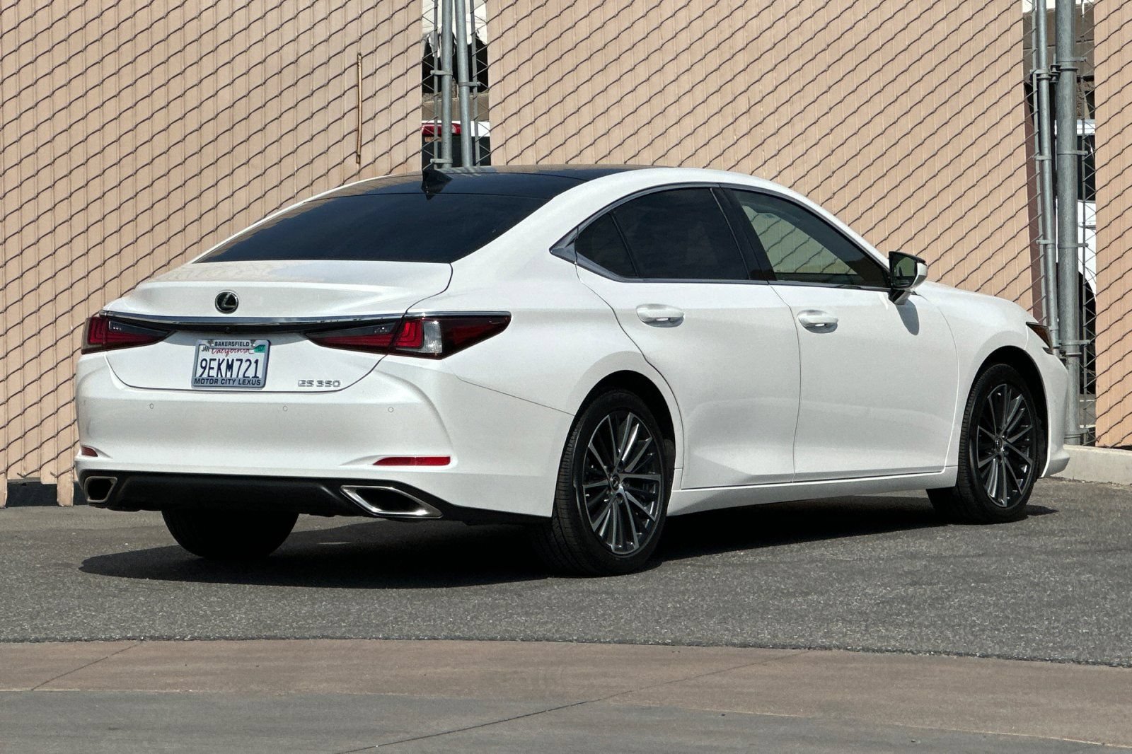 Certified 2023 Lexus ES 350 w/ Premium Package FWD image 4