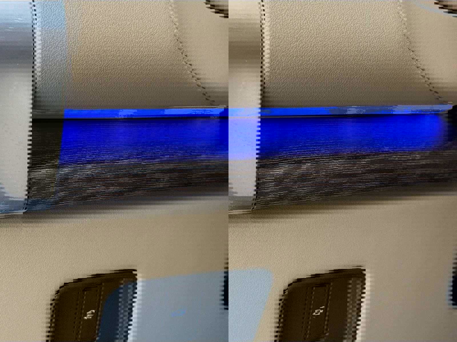 Certified 2025 Land Rover Range Rover Long Wheelbase SE image 11