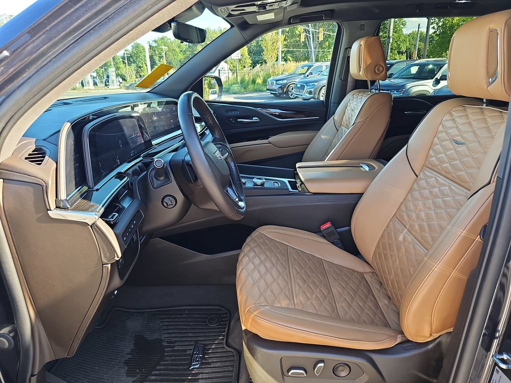 Used 2022 Cadillac Escalade Premium Luxury AWD/4WD image 10