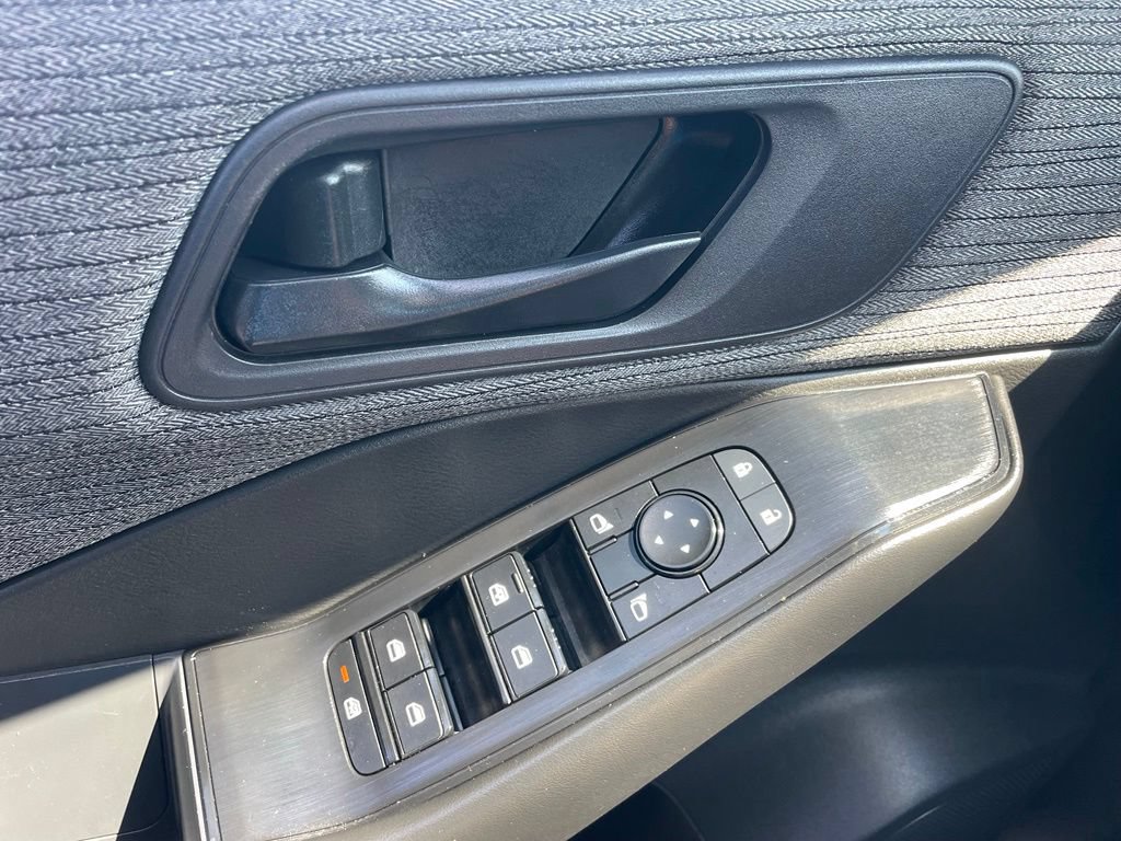 Used 2023 Nissan Rogue S AWD/4WD image 24