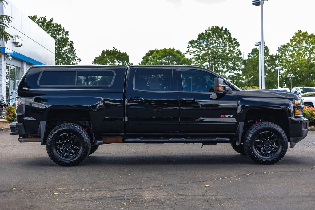 Used 2017 Chevrolet Silverado 3500 LTZ w/ Midnight Edition AWD/4WD image 8