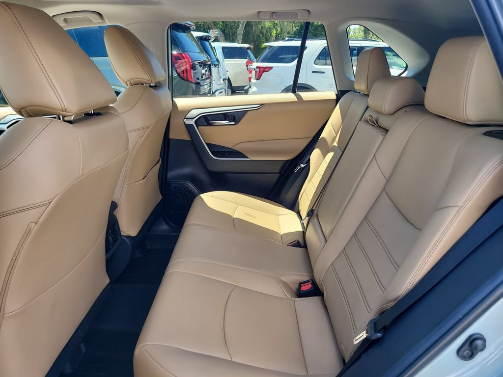 Used 2020 Toyota RAV4 XLE Premium FWD image 12