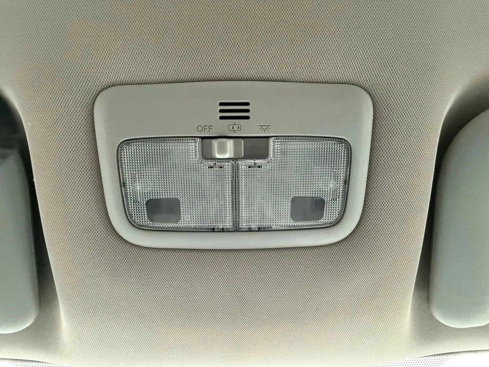 Used 2015 Toyota Corolla S image 37