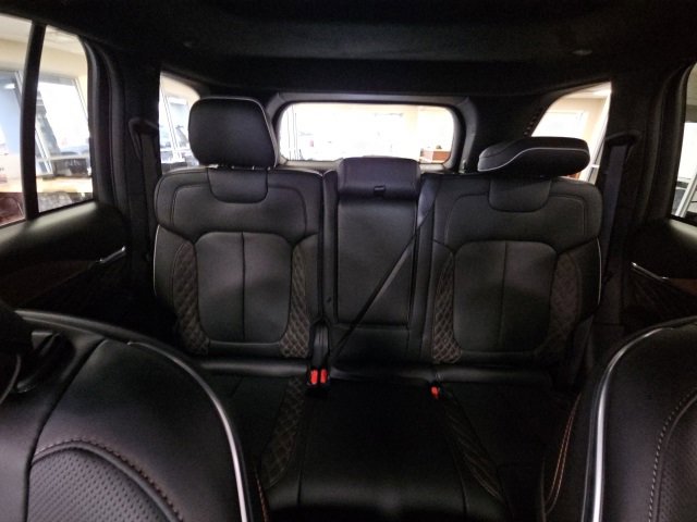 New 2025 Jeep Grand Cherokee Summit image 22