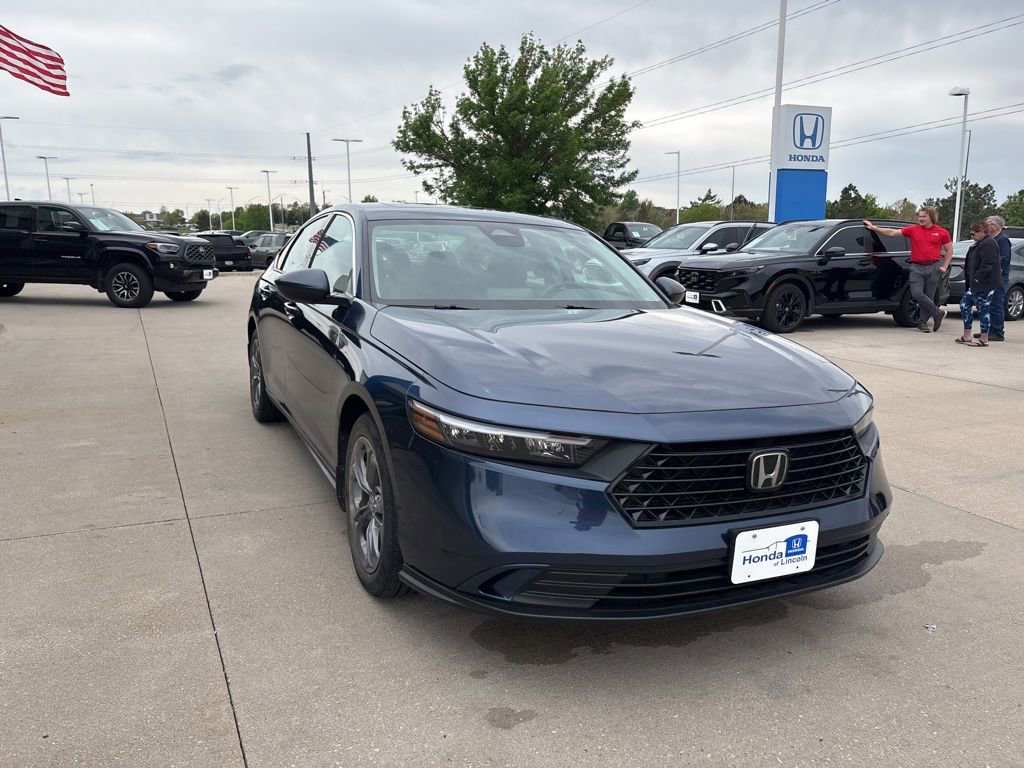 Used 2023 Honda Accord EX image 3