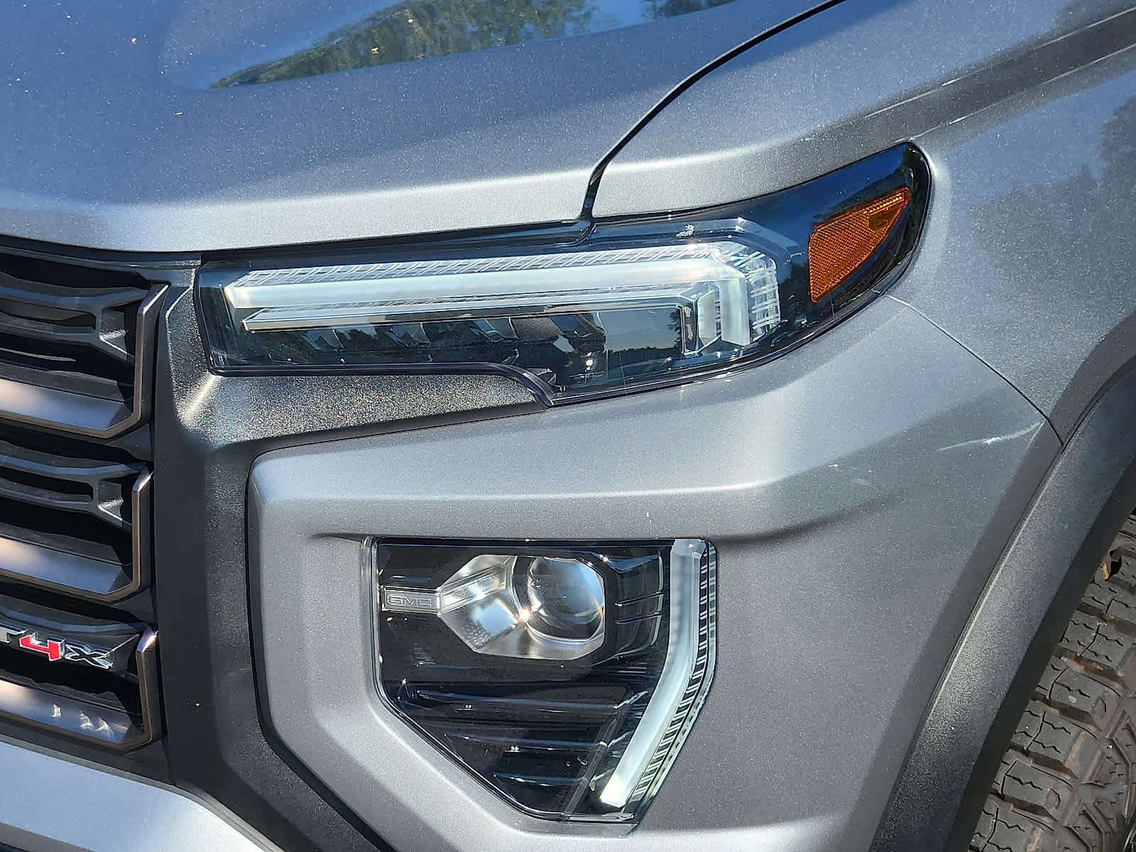 Used 2024 GMC Canyon AT4X image 10