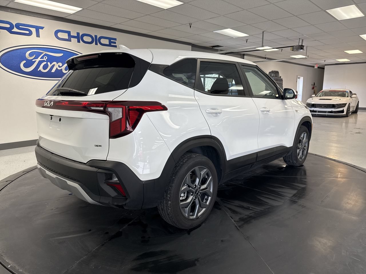 Used 2026 Kia Seltos LX AWD/4WD image 8