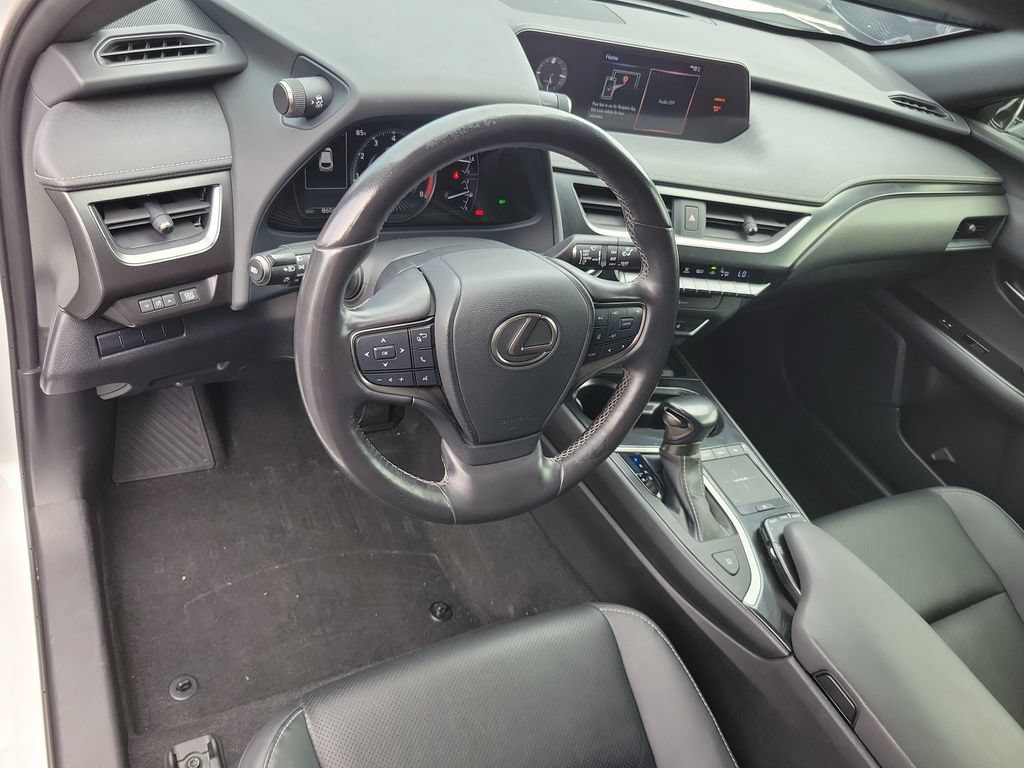 Used 2021 Lexus UX 200 w/ Premium Package FWD image 16