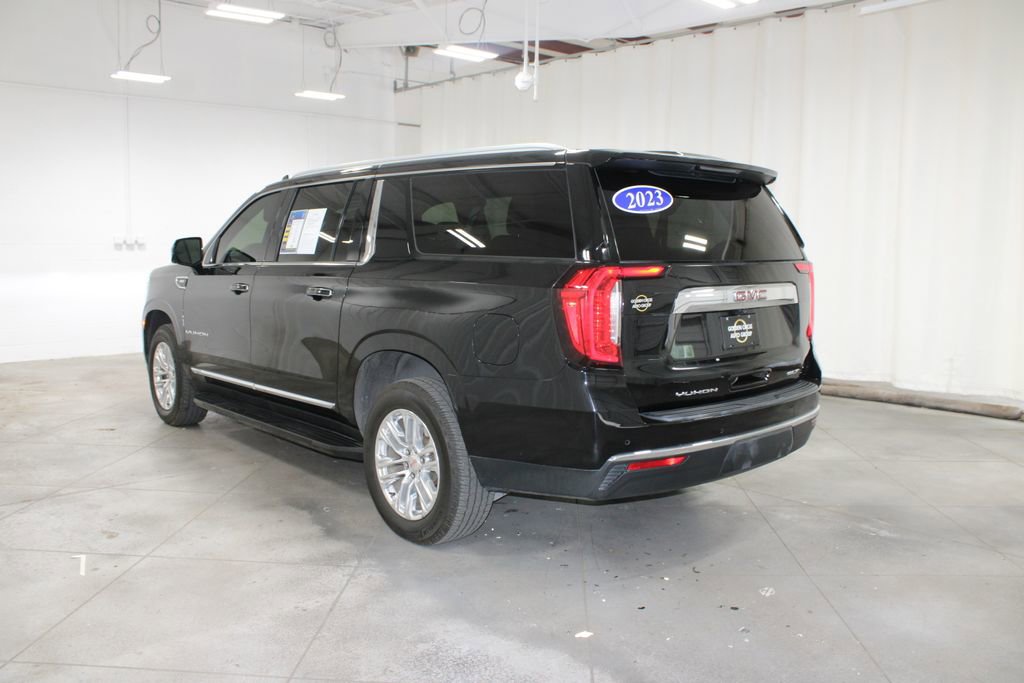 Used 2023 GMC Yukon XL SLT w/ SLT Luxury Package RWD image 7