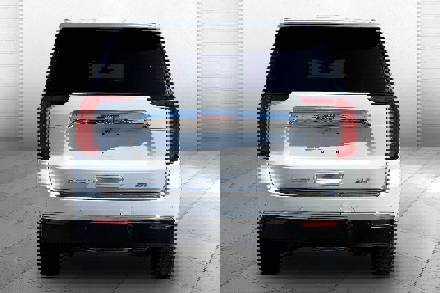 Used 2021 GMC Yukon SLT image 3