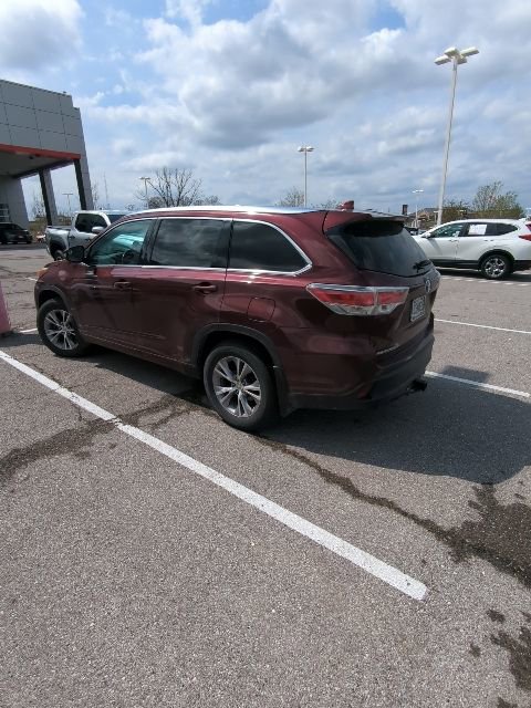 Used 2015 Toyota Highlander XLE image 4