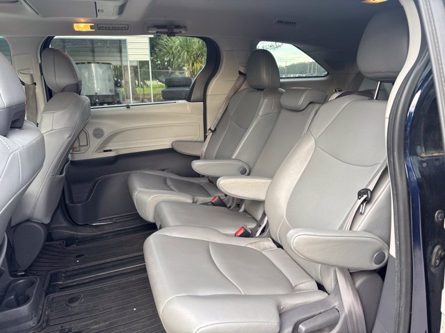 Used 2021 Toyota Sienna XLE w/ XLE Plus Package FWD image 10