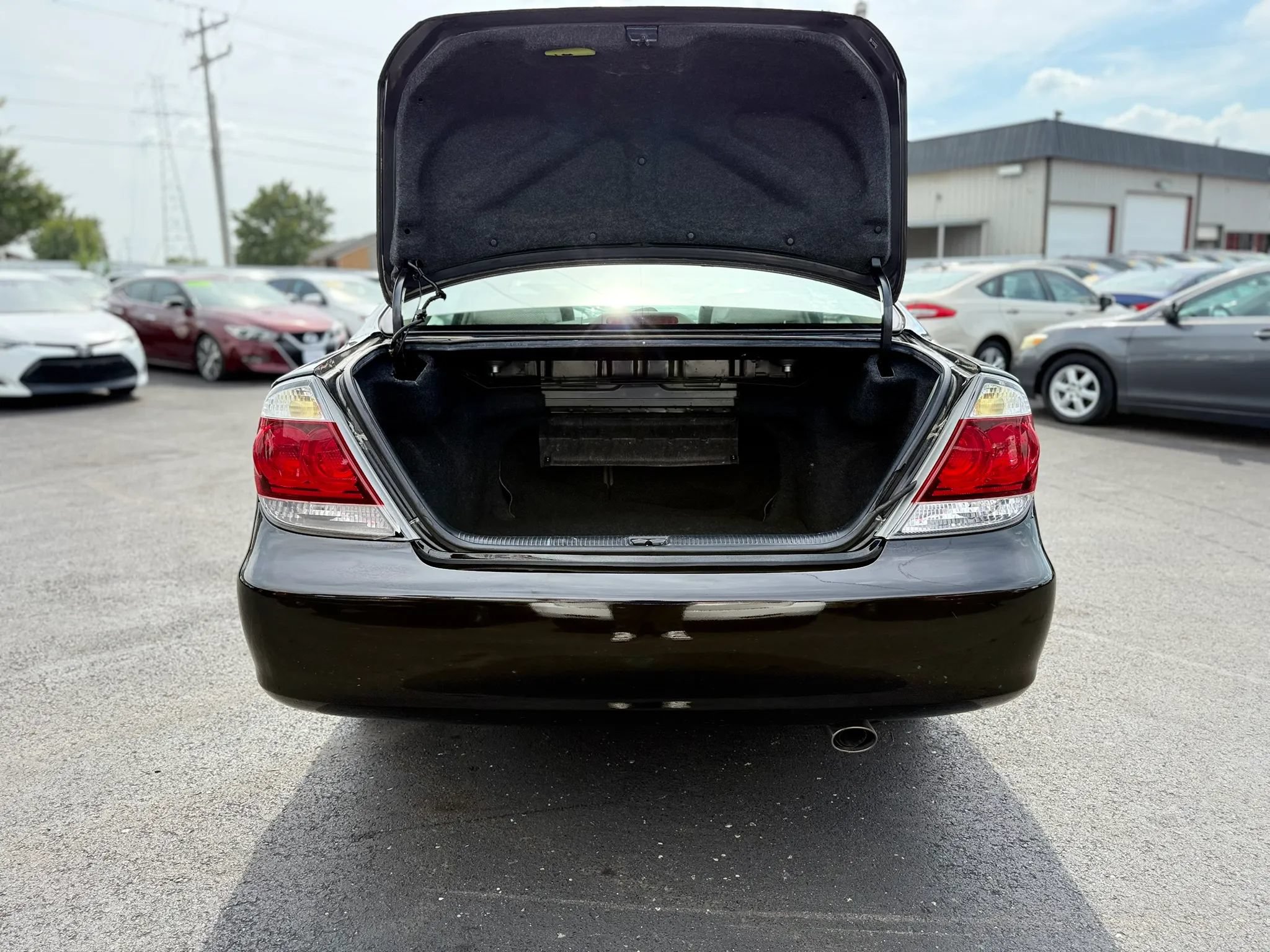 Used 2005 Toyota Camry LE FWD image 29