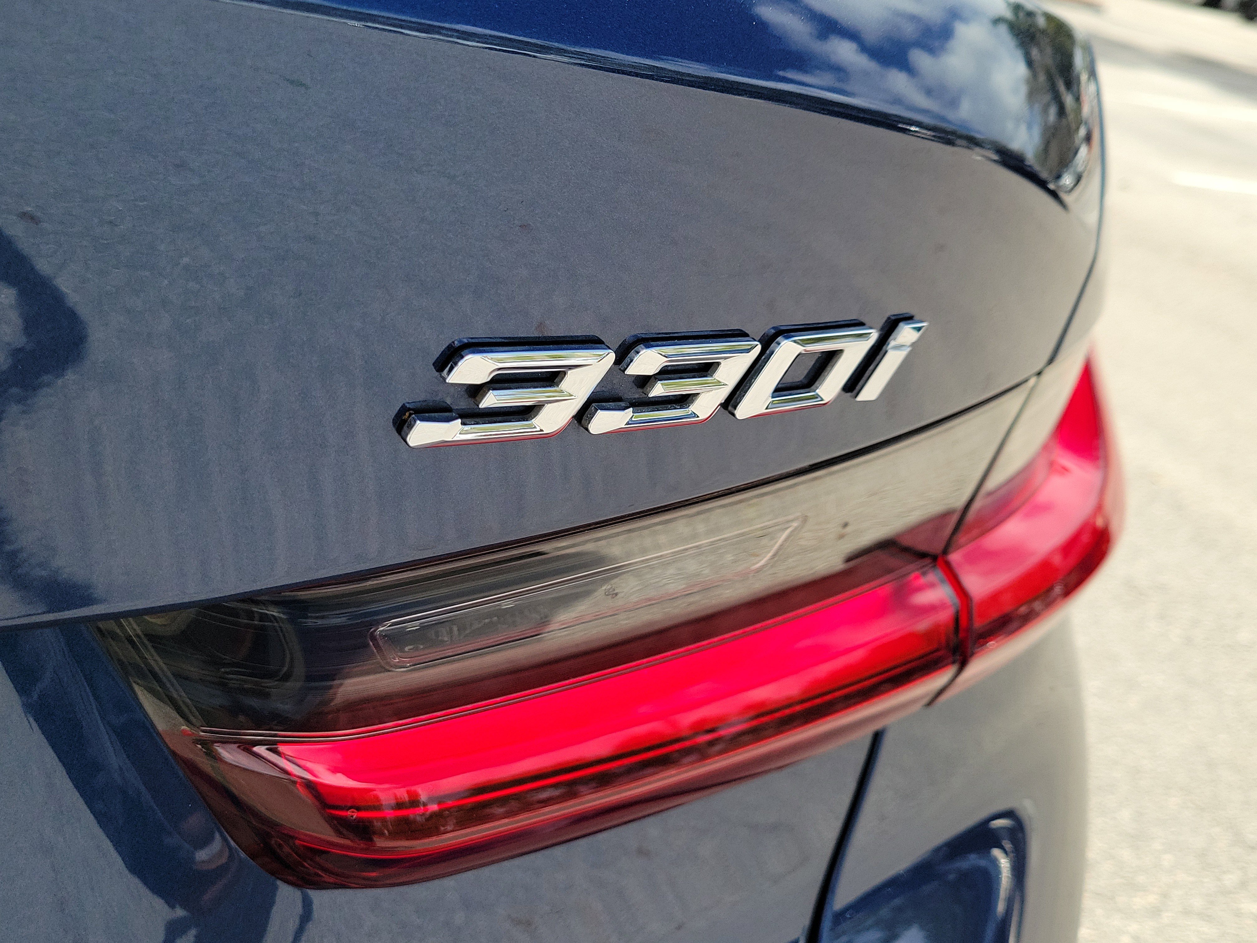 Used 2022 BMW 330i Sedan w/ Driving Assistance Package image 5