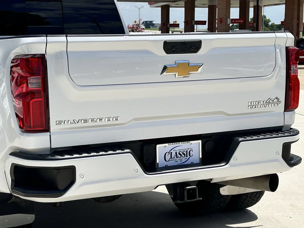 Used 2024 Chevrolet Silverado 3500 High Country w/ High Country Premium Package AWD/4WD image 6