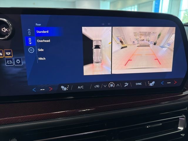 New 2026 Chevrolet Traverse Z71 w/ Driver Confidence Package AWD/4WD image 21