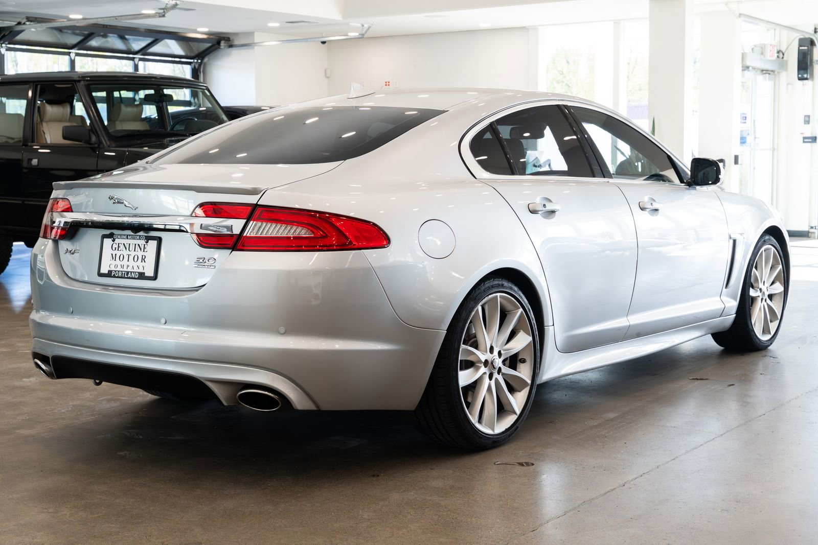 Used 2013 Jaguar XF 3.0 image 4