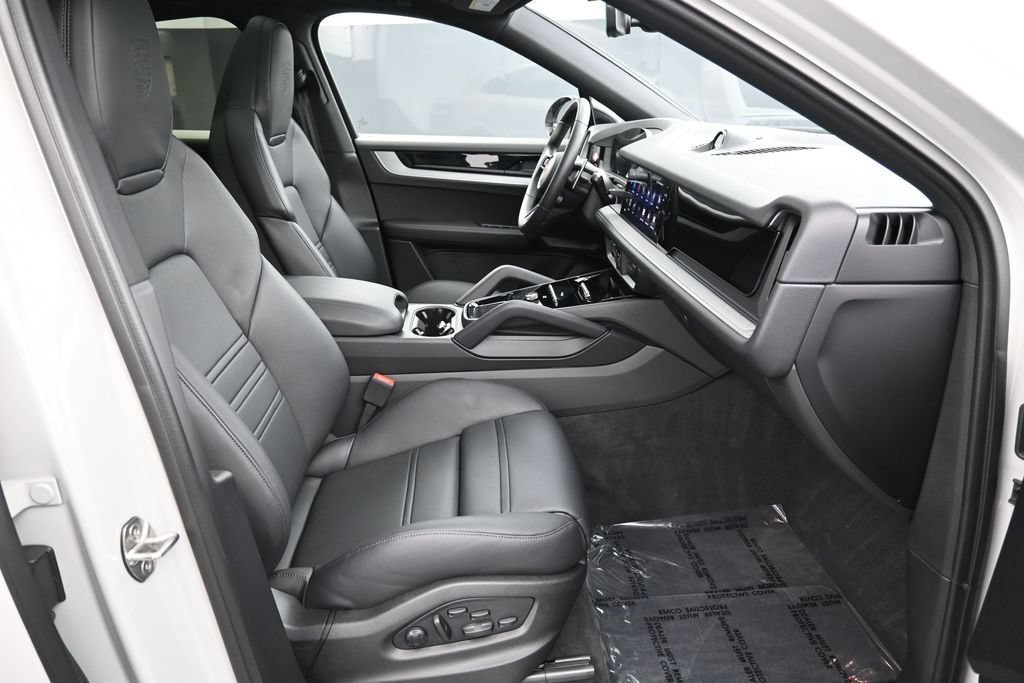 Certified 2026 Porsche Cayenne Coupe AWD/4WD image 30