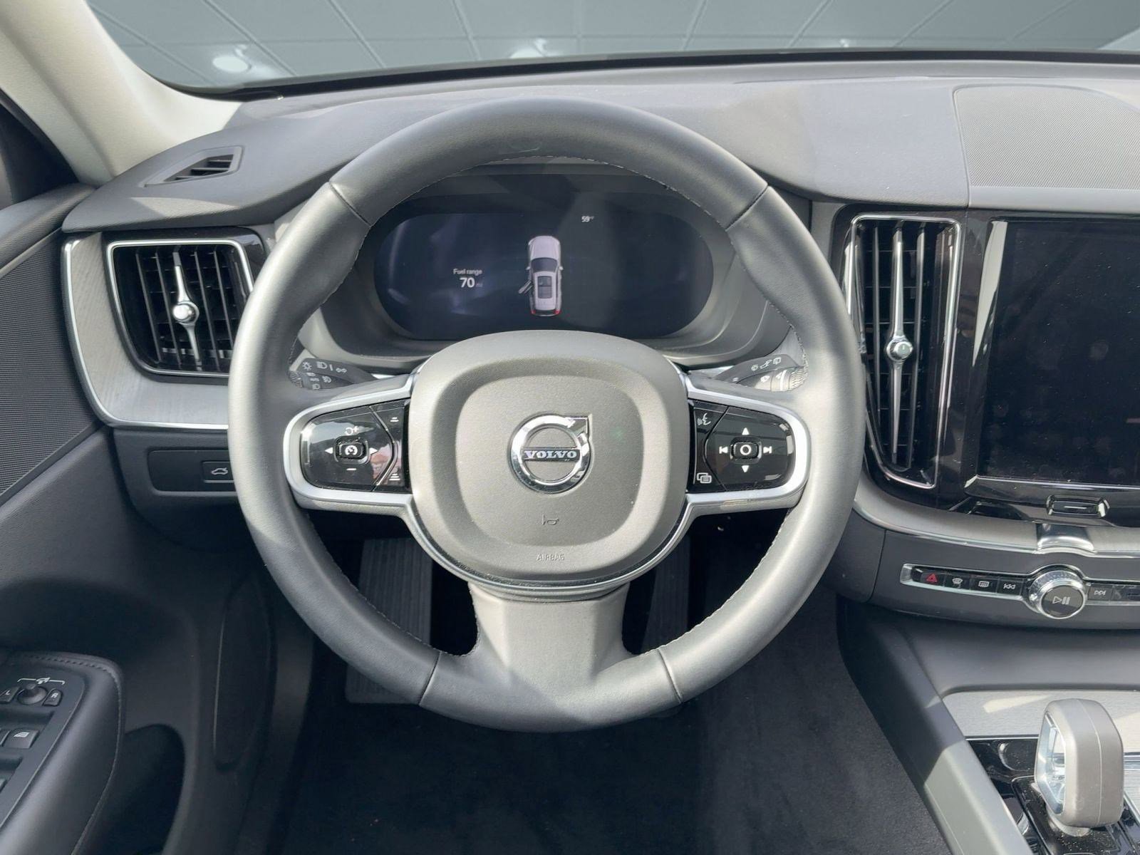 Certified 2025 Volvo XC60 B5 Plus image 26