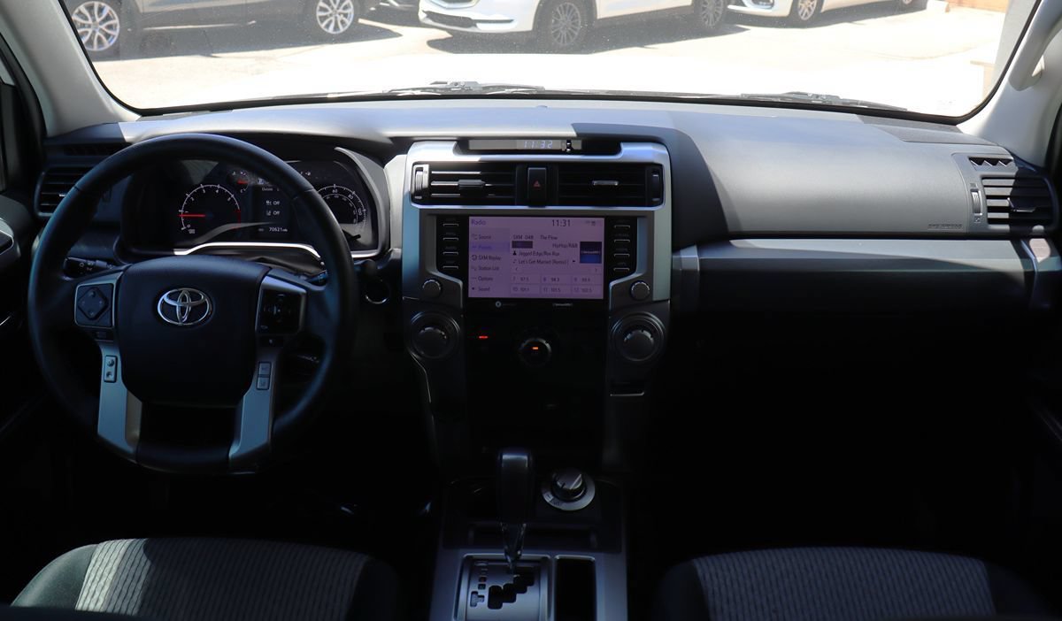 Used 2022 Toyota 4Runner SR5 AWD/4WD image 32