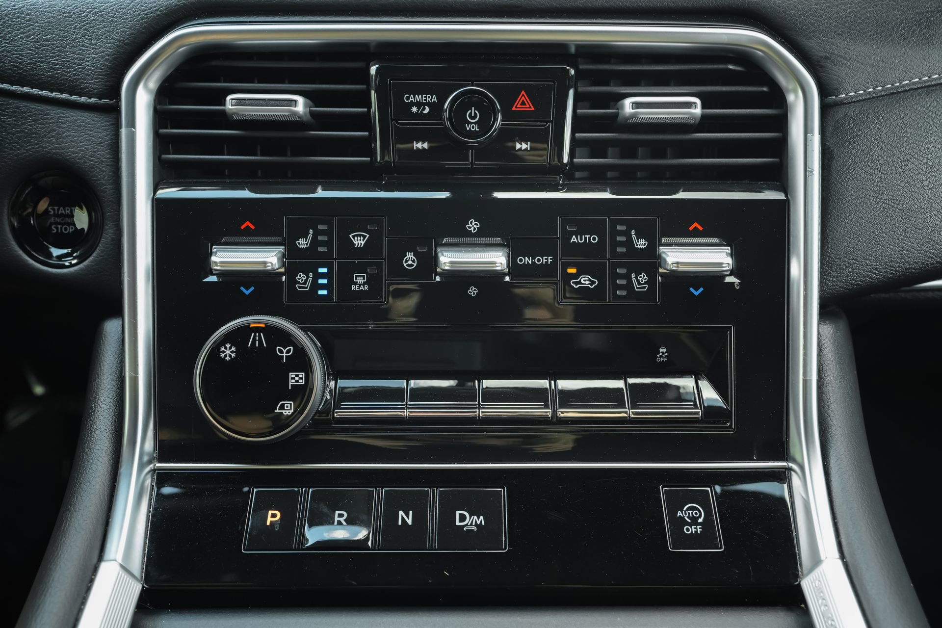 Used 2025 Nissan Armada Platinum image 16