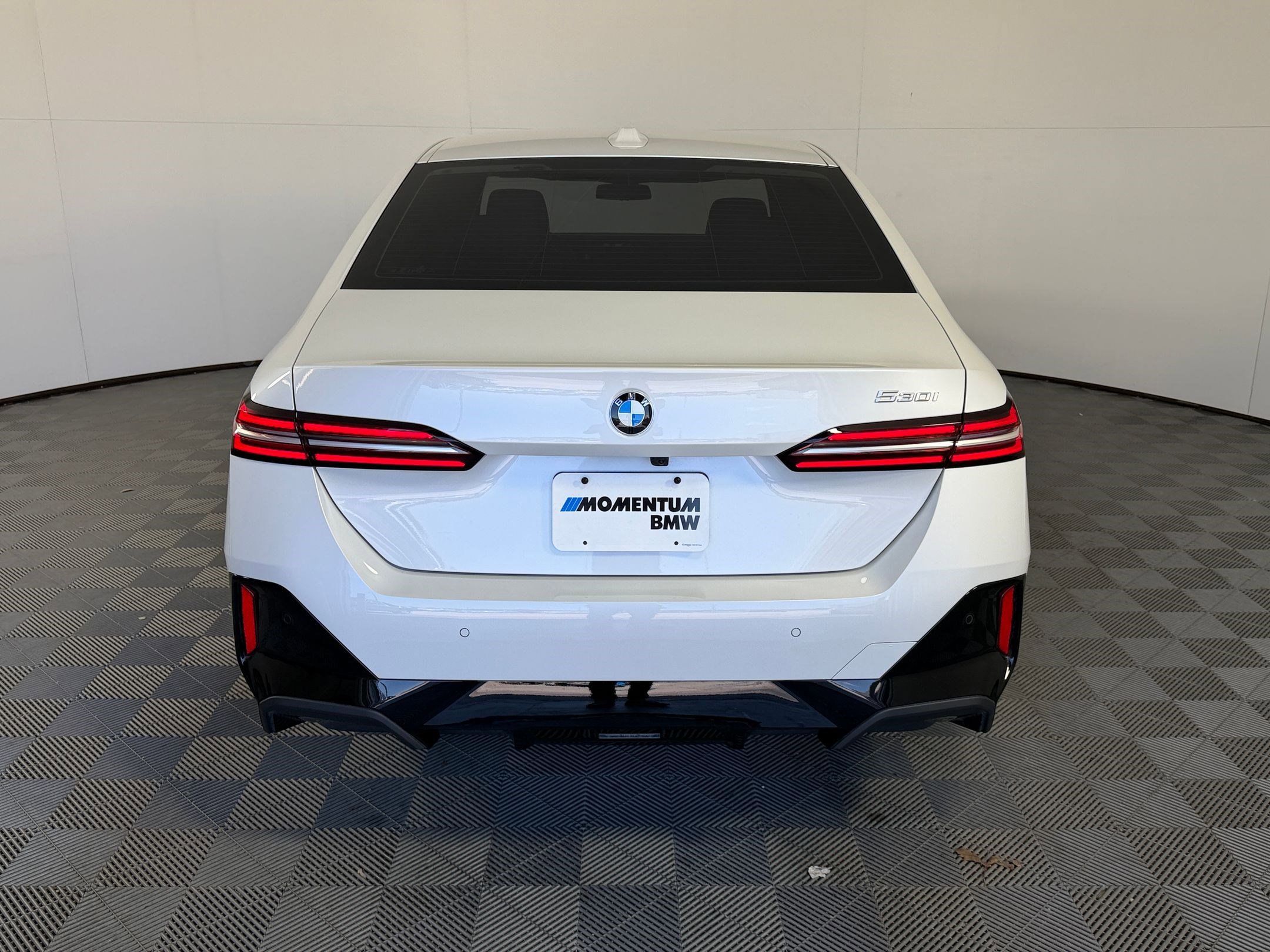 Certified 2025 BMW 530i w/ M Sport Package RWD image 10