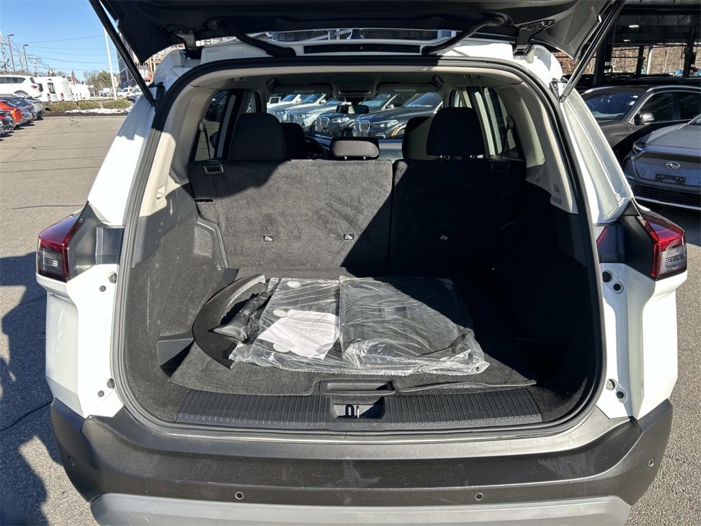 Used 2023 Nissan Rogue S image 13