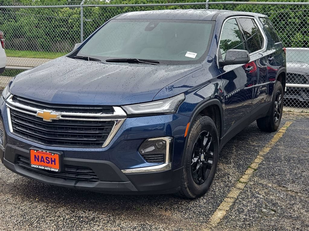Used 2023 Chevrolet Traverse LS FWD image 4